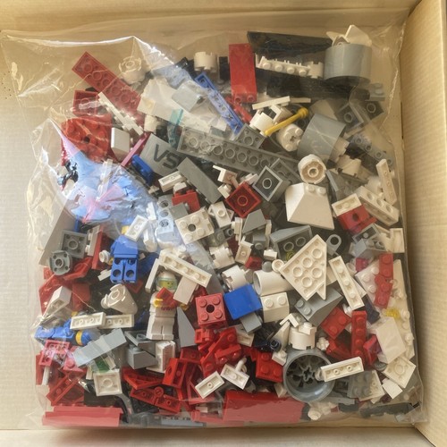 LEGO Town: Space Shuttle Launch (1682) 99% Complete w Original Box + Manual - Picture 6 of 13