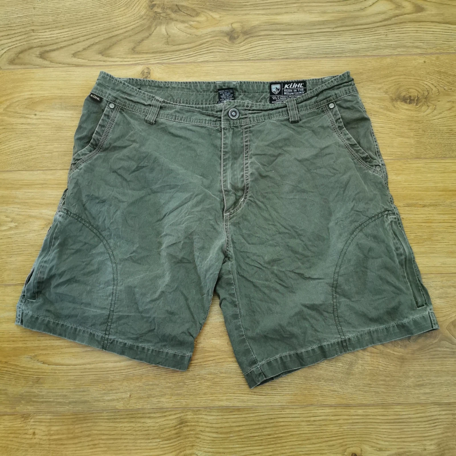 Kuhl Vintage Patina Dye Shorts Mens W36 Green Khaki Mountain Outdoor Hiking
Opens in a new window or