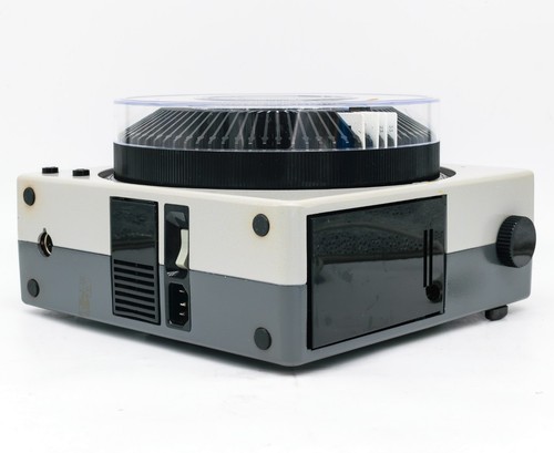 German Kodak Carousel-S Slide Projector | Case, Cord, & Remote | Serviced/Tested - Picture 6 of 12