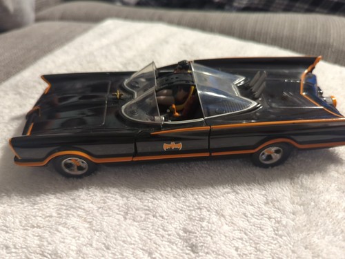 Hot Wheels 1:18 Batman Classic TV Series Batmobile - DC Comics Missing Batman