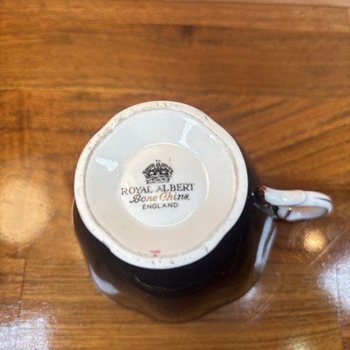 ROYAL ALBERT Old English Rose Teetasse Untertasse Vintage Schwarz Gold England - Bild 6 von 8