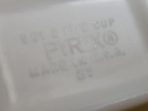 Vintage Pyrex 501-B Fridgie Mini Glass Dish Butter Yellow 1.5 cup LID - Picture 7 of 8