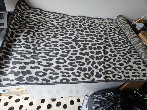 Leopardenmuster Teppich, gebraucht, guter Zustand