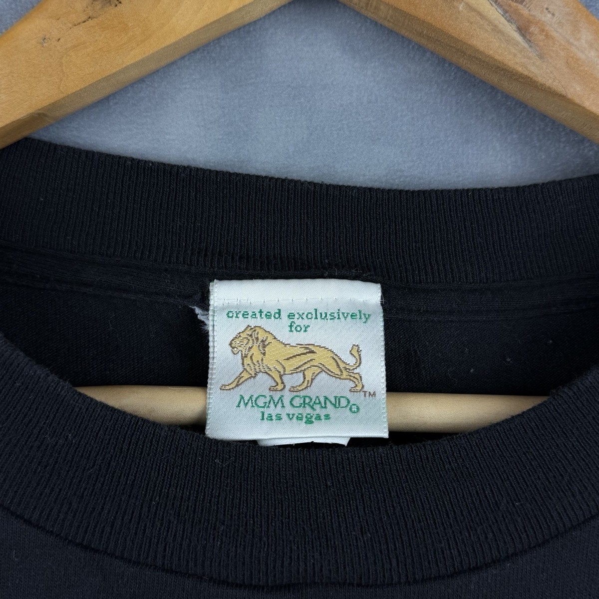 Vintage MGM Grand Las Vegas Shirt Mens XXL Racing Lion Black Made 