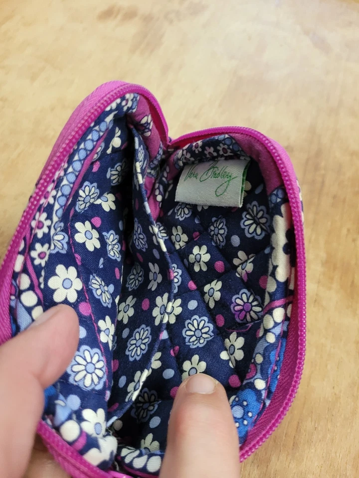 Vera Bradley розовый пейсли кошелек с ремешком с комнатой на стороне для денег и карт. Goid - Изображение 2 из 2