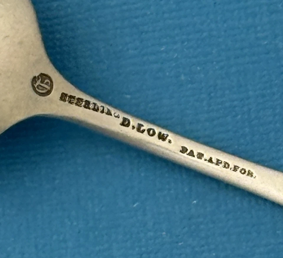 Cuchara de recuerdo Durgin Sterling BRUJA SALEM 5 3/4" Daniel Low Foto 4 de 4