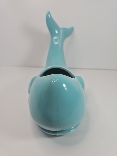 Maceta de cerámica de ballena cola abatible azul claro brillante 12" de largo - Imagen 3 de 9