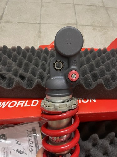Ammortizzatore Triumph Speed Triple 1050 - Foto 8 di 12