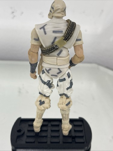 GI Joe Custom Renegades 25th Anniverrsary Storm Shadow mimetico con accessori - Foto 8 di 10