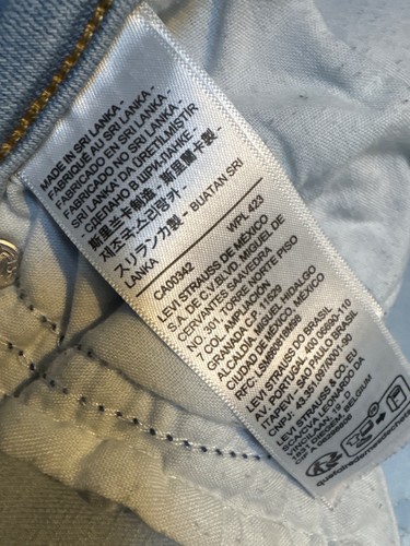 Jeans svasati donna Levis 726 W33 L32 blu chiaro misto cotone boho orlo grezzo - Foto 4 di 12