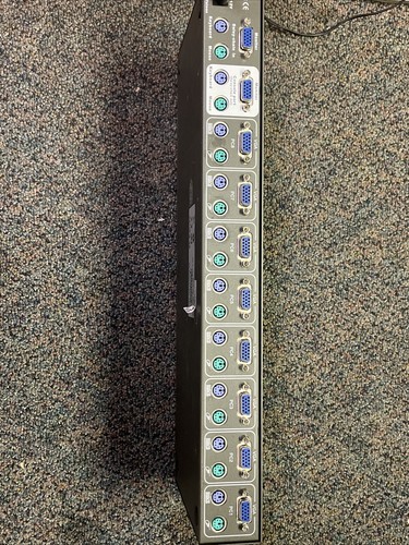 D-Link  DKVM (DKVM8E) 8-Ports External KVM switch PS/2 - Picture 4 of 4