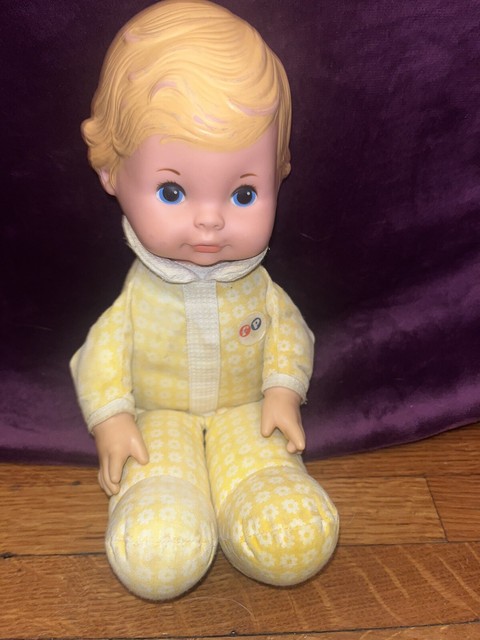 Bambola bionda vintage 1975 Fisher-Price Toys giallo floreale imbottita 208 Bambola bionda vintage 1975 Fisher-Price Toys giallo floreale imbottita 208