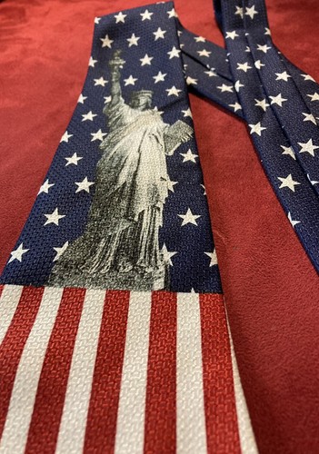 Handmade "Patriotic Freedom" men's 60" polyester necktie Statue of Liberty - Picture 3 of 7