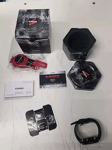 Casio G-Shock GA2100 Casioak Quadrante Rosso Cinturino Nero Mod Personalizzato - Foto 2 di 6