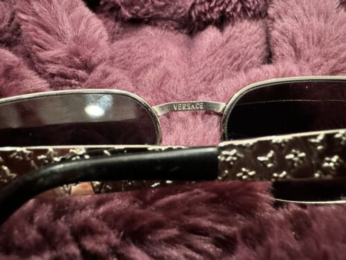 GIANNI VERSACE MOD X06 COL 030 VINTAGE GOLD CHAIN SUNGLASSES * RARE* FRAMES ONLY - Picture 5 of 6