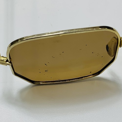 Gafas de sol vintage Foster Grant geométricas de metal dorado hechas en EE. UU. - Imagen 3 de 9