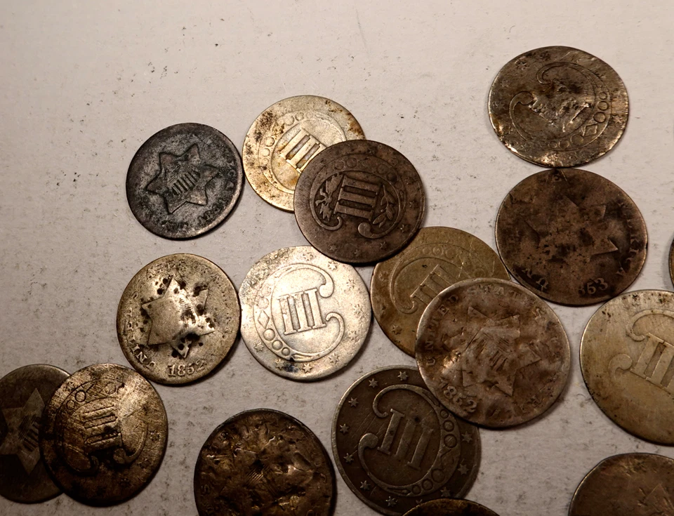 1x 1851-1873 Random SILVER Three Cent Coin (3 Cent) ~ AG/Good ~ 1 Coin With Date - Image 4 of 4