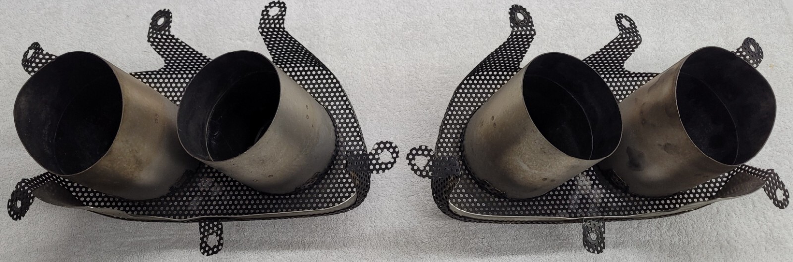 Ferrari F12 Berlinetta Tail Pipes Grill Tailpipes Exhaust Tips Tip Left Right