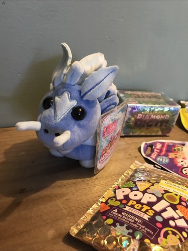 New Adopt Me Moth Dragon Plush Code Mystery Pack Eraser Disney TSUM Pop It Pets - Afbeelding 3 van 12