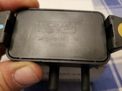 GENUINE FORD EGR Valve Pressure DPFE2 Sensor Assembly 3W1Z9J460AA Crown Victoria - Picture 5 of 9