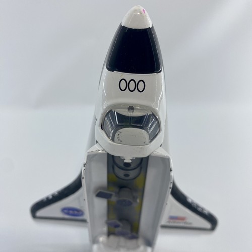 Daron United States NASA Space Shuttle Atlantis Diecast & Plastic Pull Back Toy - Picture 3 of 11