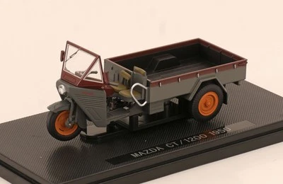 1:43 Ebbro Mazda CT/1200 open 1950 grey/red