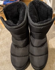 Womens Black UGG Platform Snow Boots Size 9M