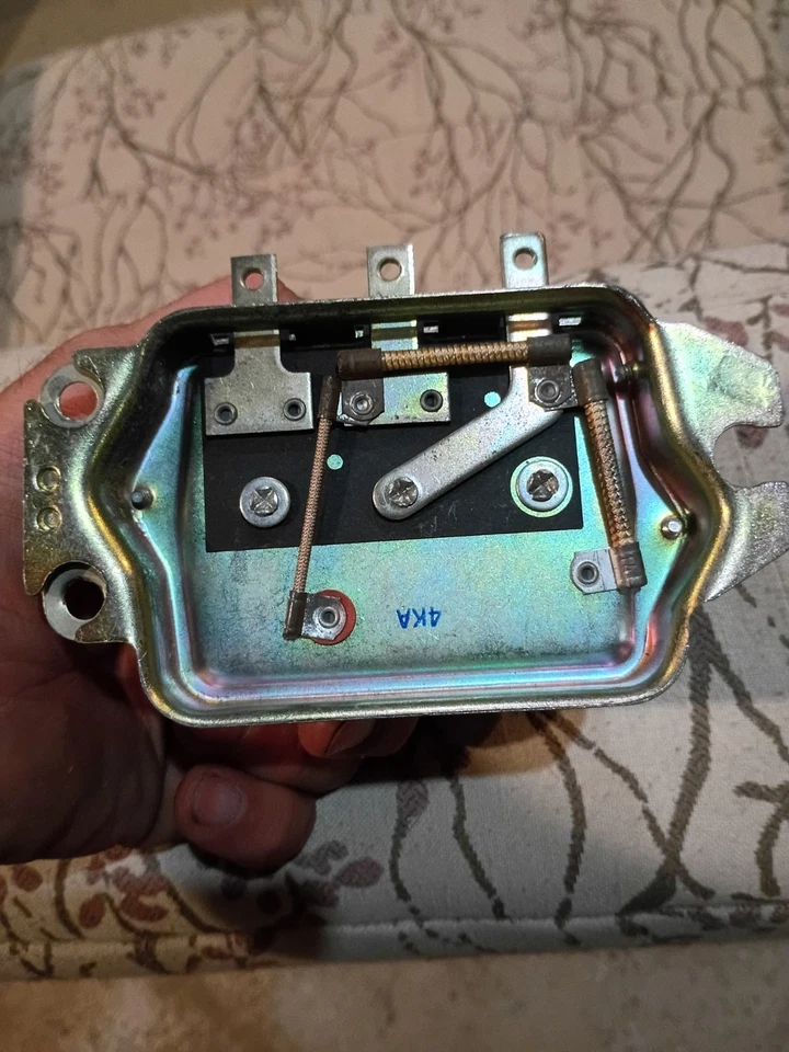 Regulador de tensão SMP 41712GCRF para 1946-1947 Packard modelo 2100 - Imagem 3 de 3