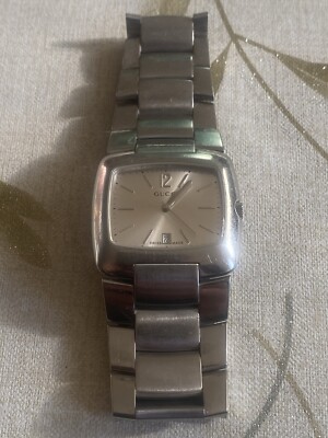 リキ　GUCCI 8500M ステンレススティール メンズウォッチ Gucci 8500 8500M Steel Mens Quartz Watch 100 Authentic for