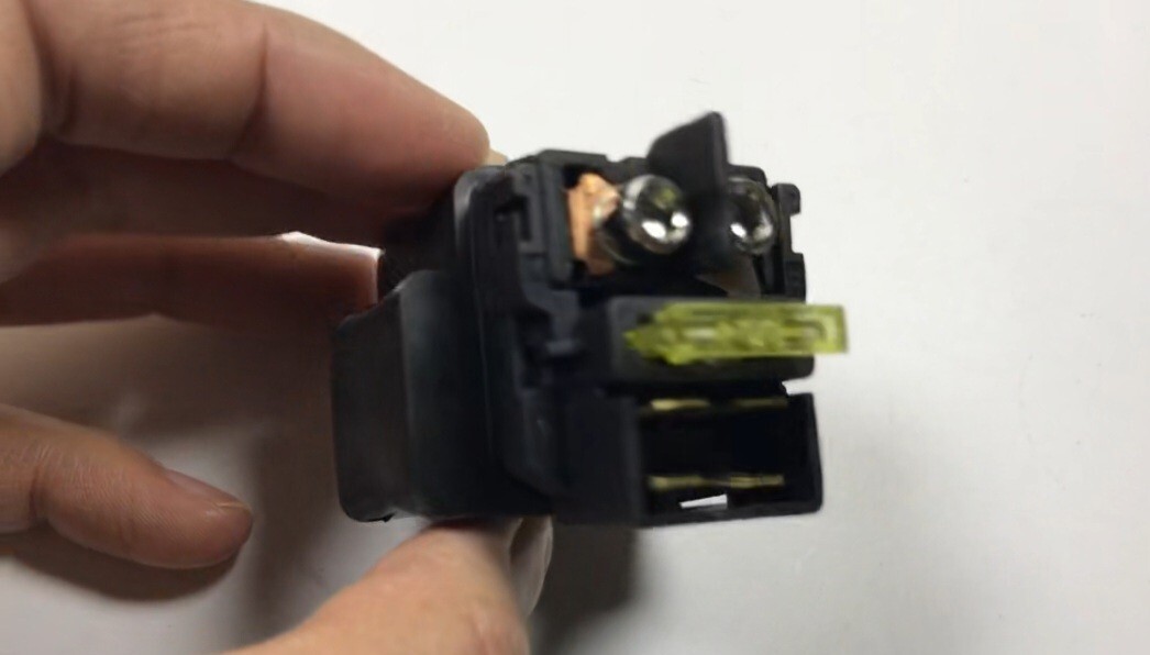 Relais démarreur pour quad Hytrack 260 et 300 - Pièce Hy22004