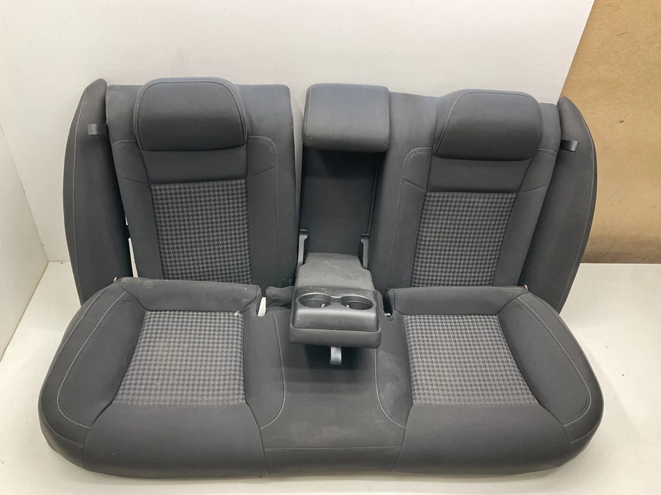 2015 - 2020 DODGE CHARGER REAR Seat - Image 3 of 4