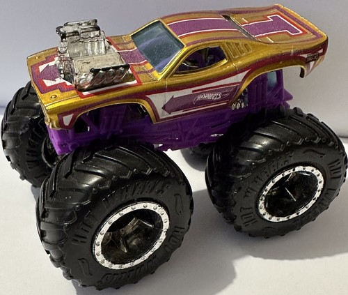 Hot Wheels Monster Jam Rodger Dodger 1:64 Rare Monster Truck - Picture 1 of 11