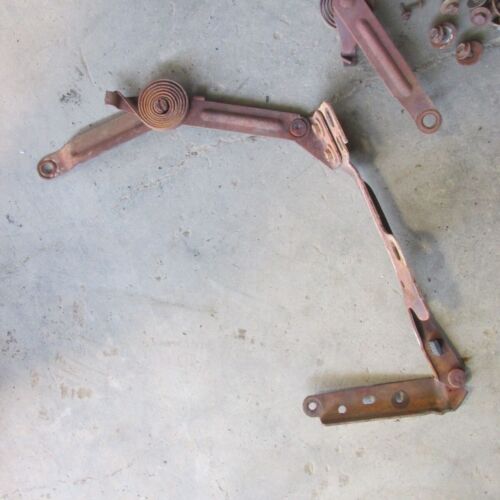 78-87 CHEVROLET MALIBU EL CAMINO ORIGINAL GM HOOD HINGE SET WITH MOUNTING BOLTS - Picture 2 of 4