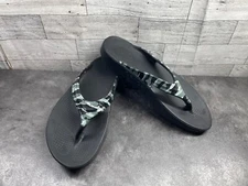 OOfos Flip Flop Sandals Women 9M OOlala Shoes Green Camp Thong Recovery Walking