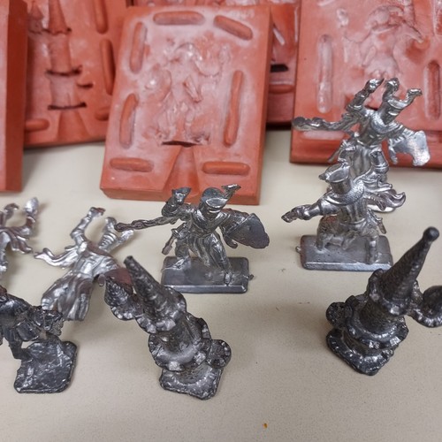 Rare Vintage Fantasy Action Warhammer Figures + Metal Die Casting Molds - Lot - Picture 4 of 16
