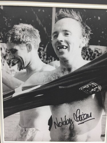 RARE Nobby Stiles England Signed Photo Display + COA 1966 WORLD CUP FINAL - Picture 2 of 3