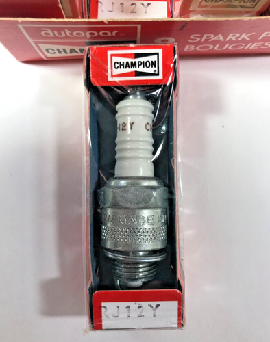 Vintage Box of 8 Still New Champion RJ-12Y Spark Plugs Autopar Chrysler Canada - Picture 5 of 5
