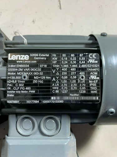 Lenze Stirnrad Schneckengetriebemotor Typ: GSS04-2MVAR063C32 ID-Nr: 15177694  - Bild 3 von 3