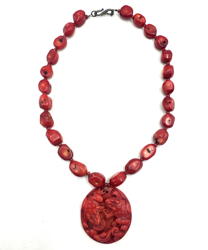 Vintage Asian Carved Frog Toad Medallion Red Pendant Stone Bead Necklace 18"