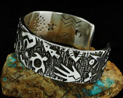 Pulsera superpuesta de petroglifo Anasazi de tres capas Kee Yazzie - Imagen 8 de 10