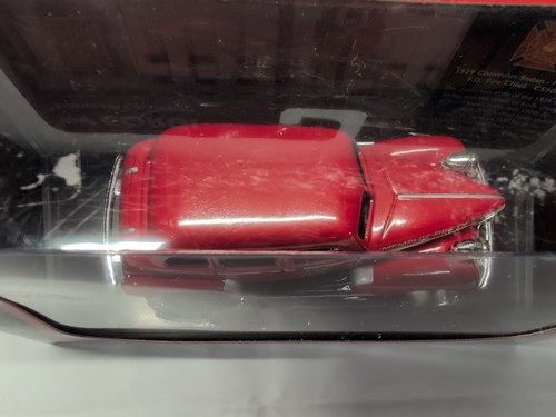 CORGI Fire Heroes Memphis Fire Department Fire Chief 1939 Chevrolet Sedan - Picture 3 of 6