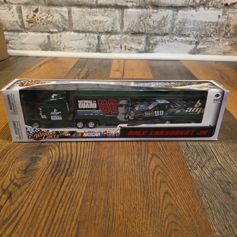 1:64 WINNER'S CIRCLE 2009 #88 AMP GET ON THE 88 HAULER DALE WONHARDT JR 09522 Foto 2 de 4