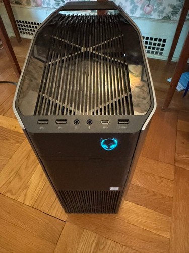 Alienware Aurora R7 Gaming Desktop – i7-8700 / GTX 1070 / 16GB RAM / 256GB NVMe - Picture 5 of 17