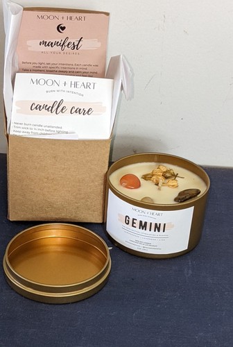Moon+Heart Gemini Soy Candle in 8 Oz. Tin Jar. - 第 1/4 張圖片