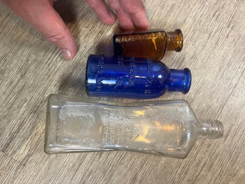 Antique Bottle Lot of 9 medicine fletchers Pinex Doct Marshalls Foley L.B Lab - Picture 13 of 15