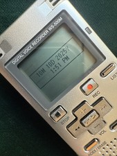 Olympus WS-500M (2048 MB, 544.5 Hours) Handheld Digital Voice Recorder SILVER 