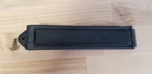 2002-2009 Chevrolet Trailblazer SS A/C Cabin Air Filter Door Access Panel - Picture 2 of 3