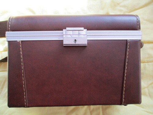Hard shell camera case , faux leather in good condition, barely used - *Free P&P - Picture 2 of 12