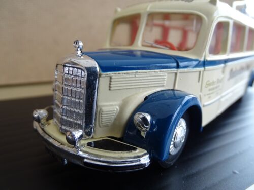 MERCEDES-BENZ DIESEL BUS 1950; RETRO DINKY 1:50 SCALE COLLECTORS DIECAST MODEL - Picture 13 of 24
