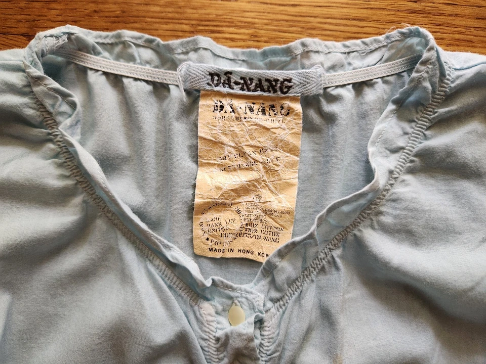 LOTE DE DOIS blusas femininas DA-NANG 6 mangas compridas brancas, azuis bordadas com lantejoulas - Imagem 3 de 4